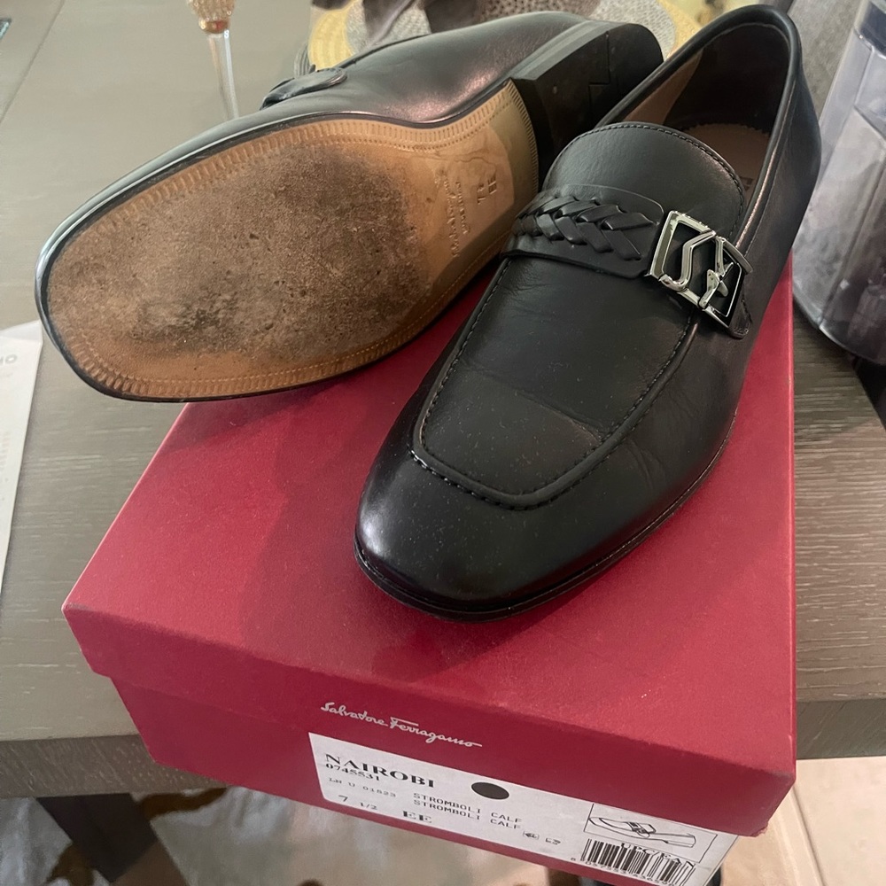 SALVATORE FERRAGAMO 7/1/2 EE